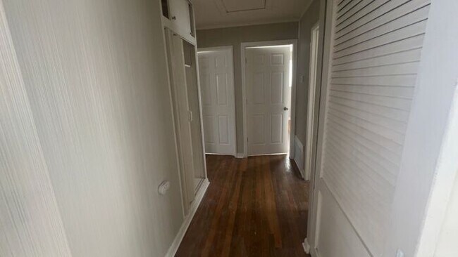 Foto del edificio - Spacious 3-Bedroom, 1-Bath Home in Moline Acres!