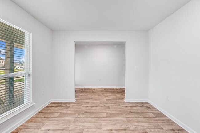Foto del edificio - 240 Red Bay Rd