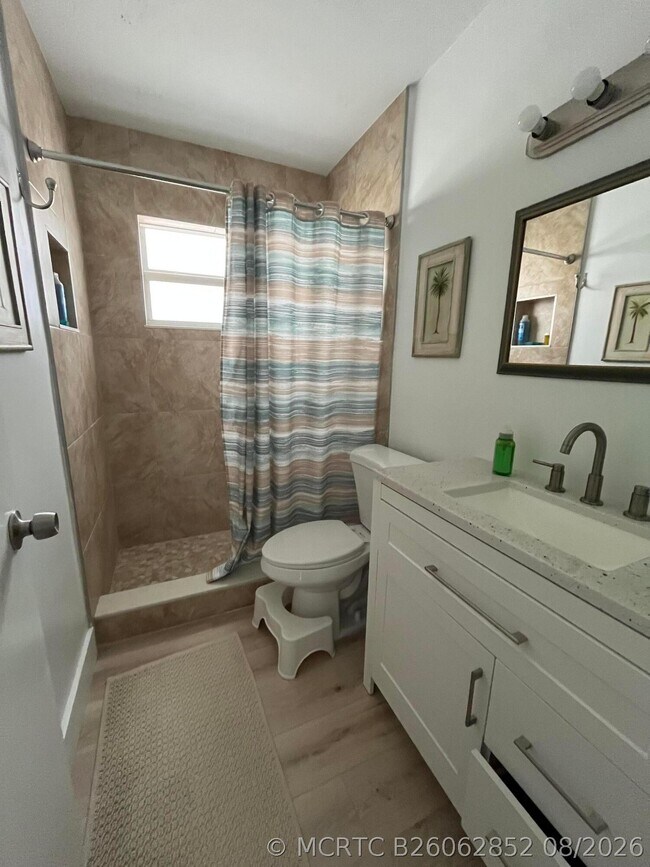 Foto del edificio - 2737 NE 28th St