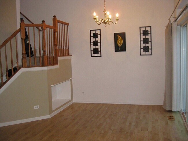 Foto del edificio - 1387 Redbridge Ct
