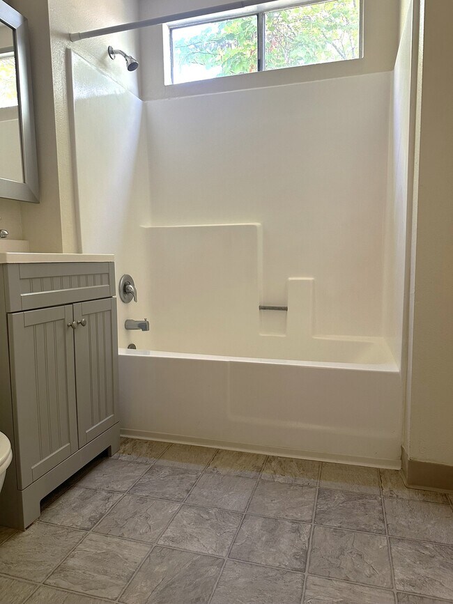 Foto del edificio - 19550 E Cienega Ave