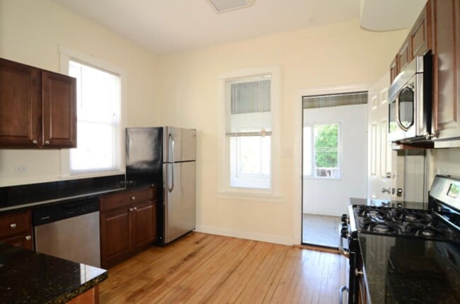 Photo - 2519 N Francisco Ave Apartment