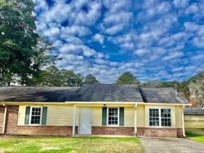 Building Photo - 238 Hennon Dr NW