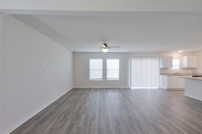 Foto del edificio - 1835 Nelson Rd N