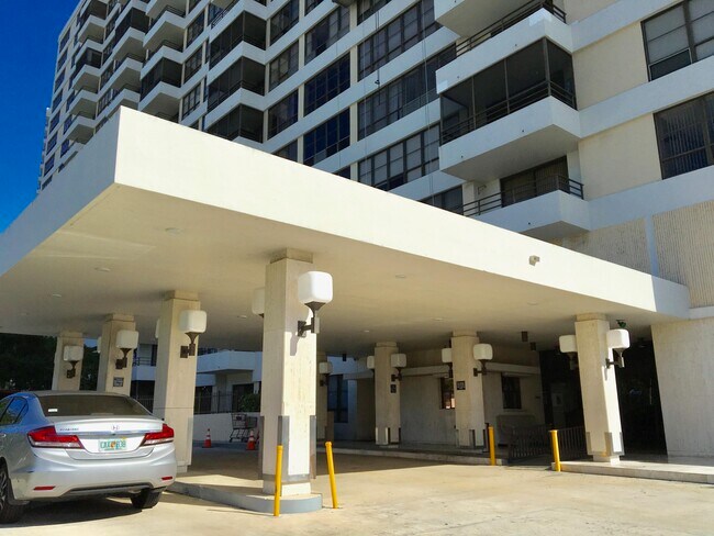 Foto del edificio - 600 Three Islands Boulevard