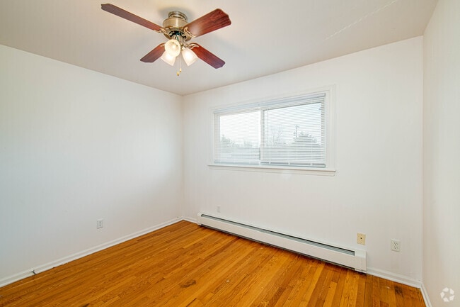 Foto del edificio - Cardinal Place Apts. Call the office now for more information!