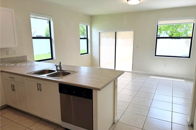 Foto del edificio - 10623 W 33rd Ct