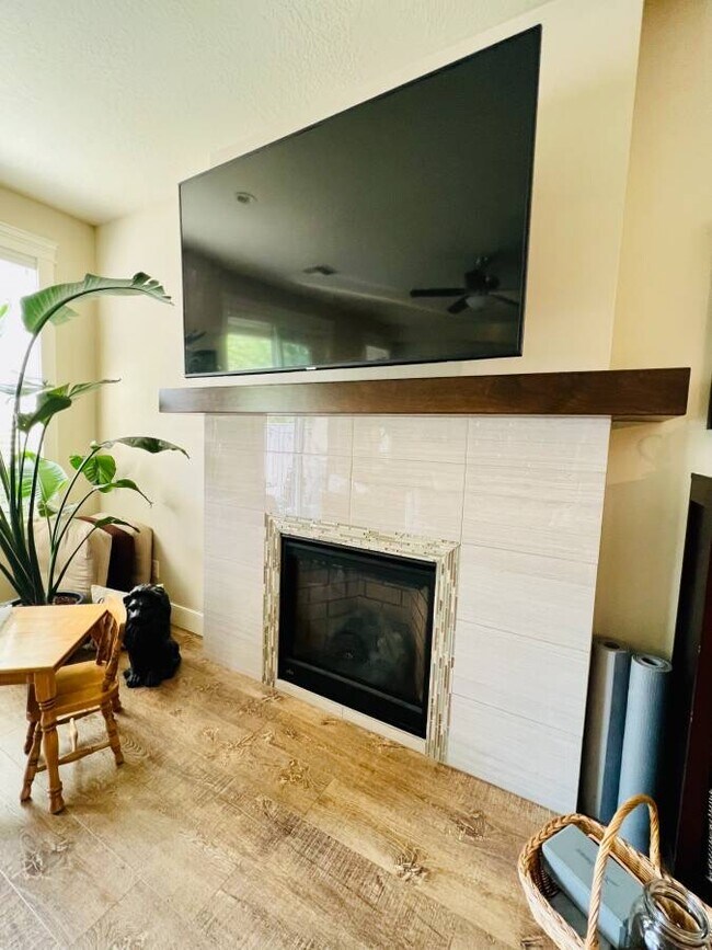 Foto del edificio - 3818 Creek View Dr