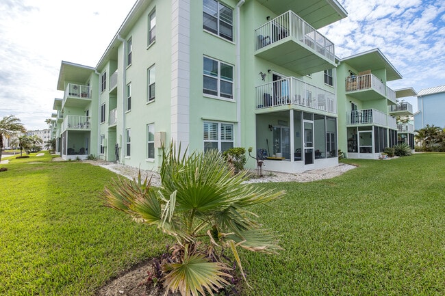 Building Photo - 464 N Paula Dr