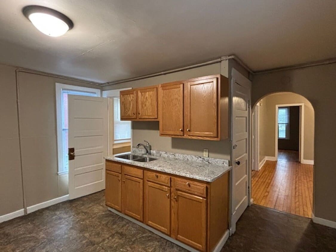 Primary Photo - 1221 Galtier St