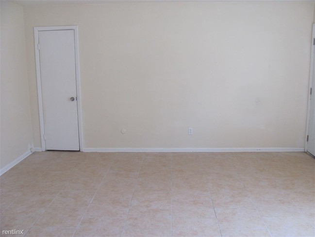 Building Photo - 312 Ashlawn Dr