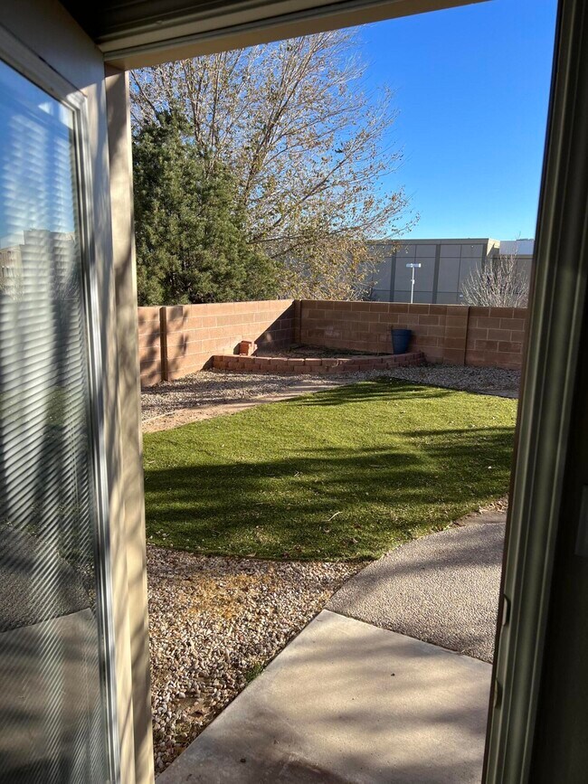 Foto del edificio - 3124 Brian Meadows Pl NW