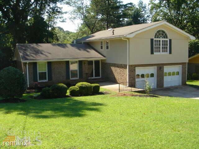 Foto principal - 2847 Leisure Woods Ln