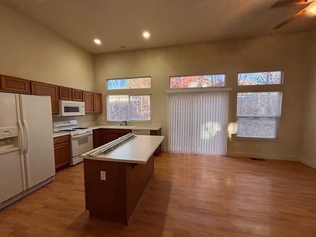 Building Photo - 719 Red Jacket Dr