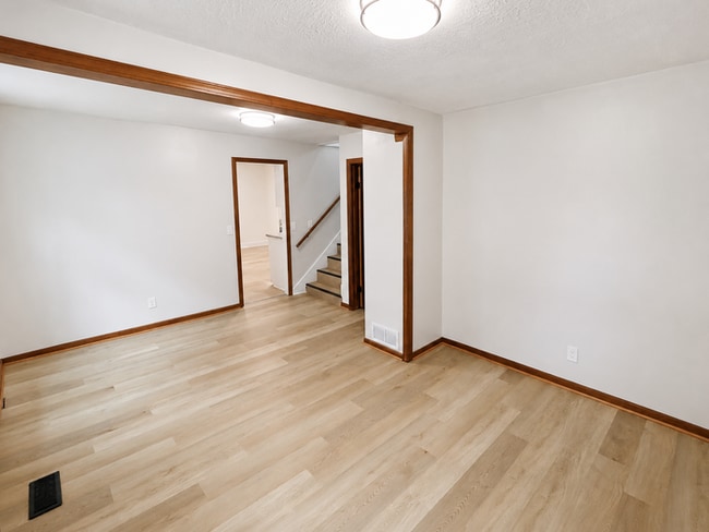 Building Photo - 303 Barder Ave