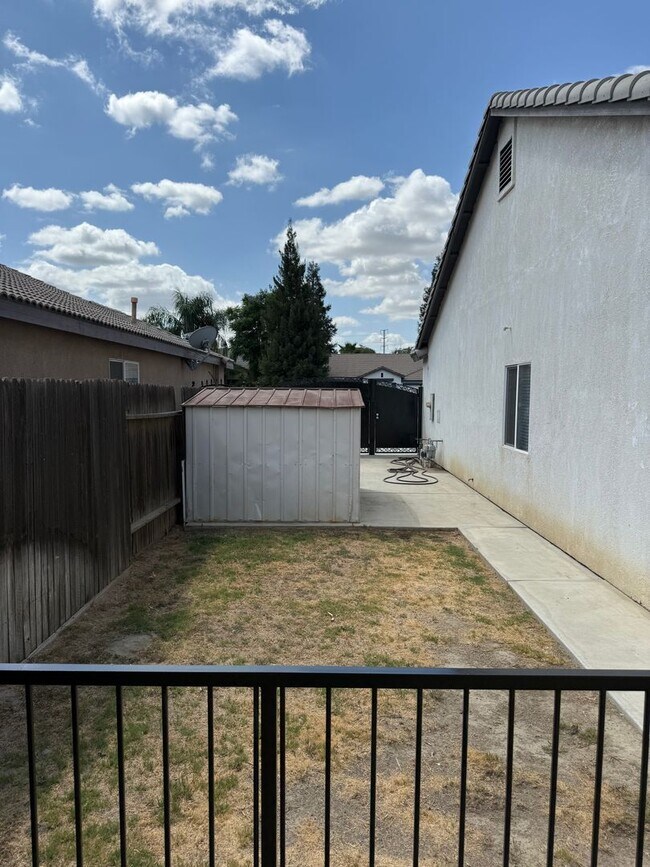 Foto del edificio - Spacious 4-Bedroom Home in Southwest Bakersfield
