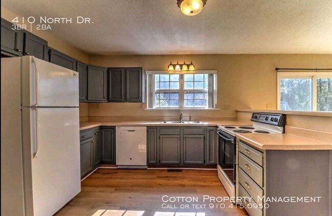Building Photo - 3BR/2BA in Rocky Point - $1250/month