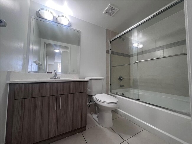 Foto del edificio - 18335 NW 68th Ave