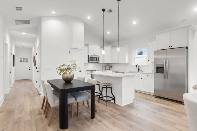 Foto del edificio - 2304 Delano St