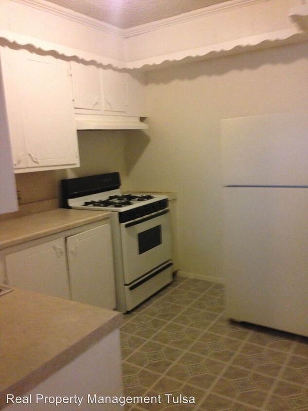 Primary Photo - 3525 E King St