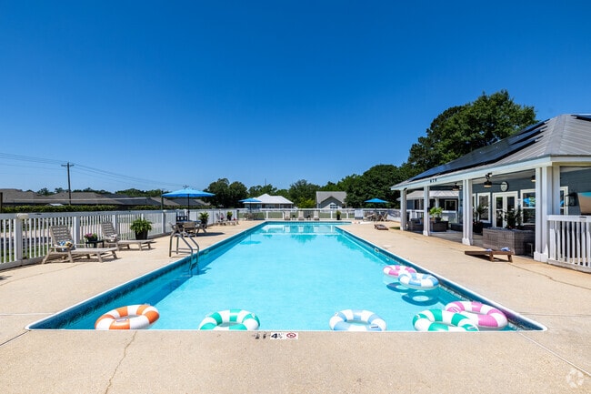 Building Photo - South Pointe Apartments and Homes