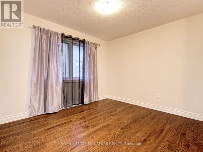 Photo du bâtiment - 20 Dunley Cres