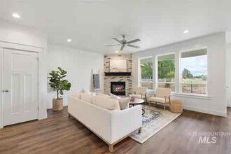 Building Photo - 1756 E Knobcone Dr