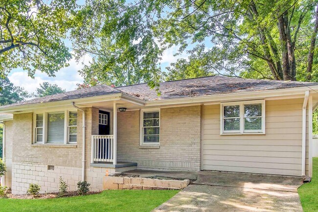 Building Photo - 5888 Simone Dr