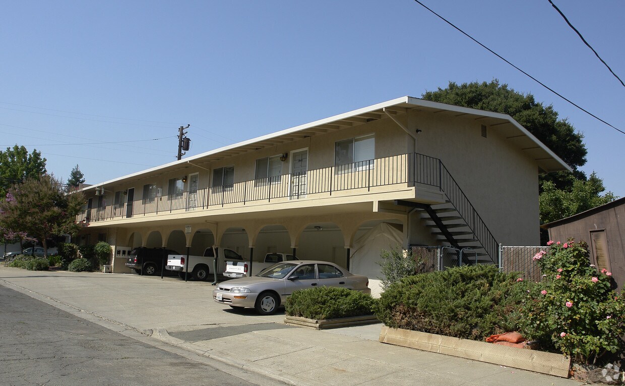 28402848 Castro St, Martinez, CA 94553 Apartments in Martinez, CA