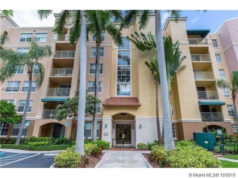Foto principal - 19501 E Country Club Dr