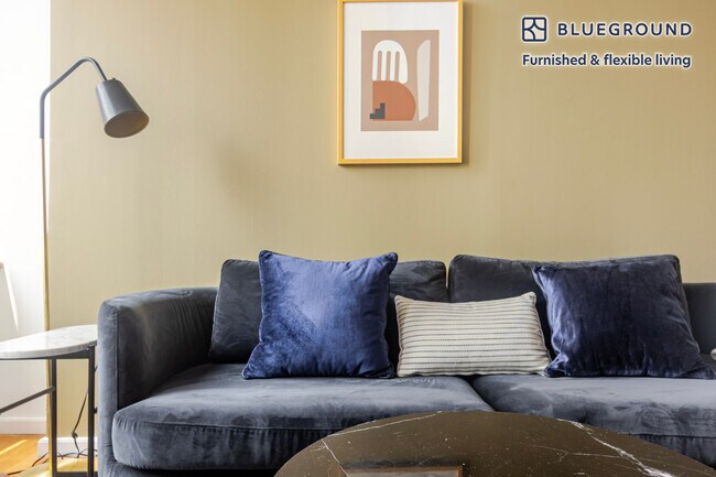 Foto del edificio - 635 W 42nd St