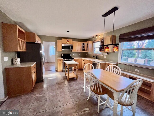 Building Photo - 918 Rockwell Rd