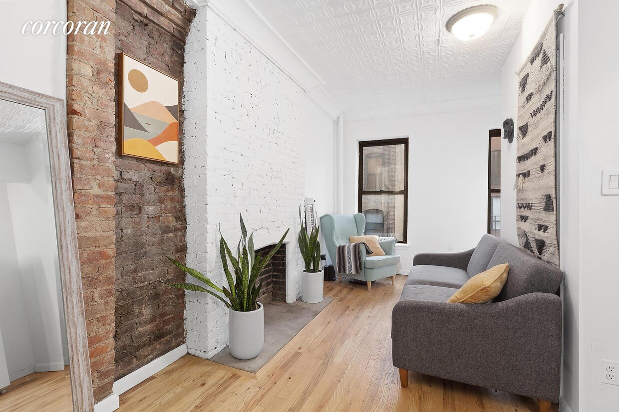 Primary Photo - 148 Sullivan St