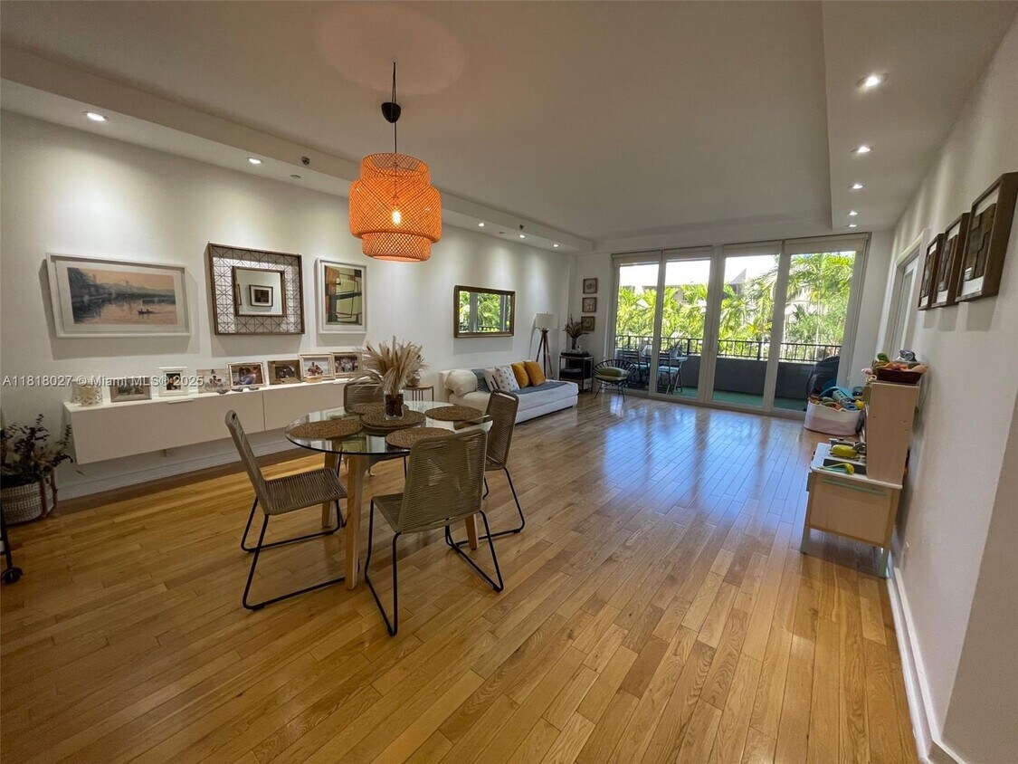 Foto principal - 151 Crandon Blvd