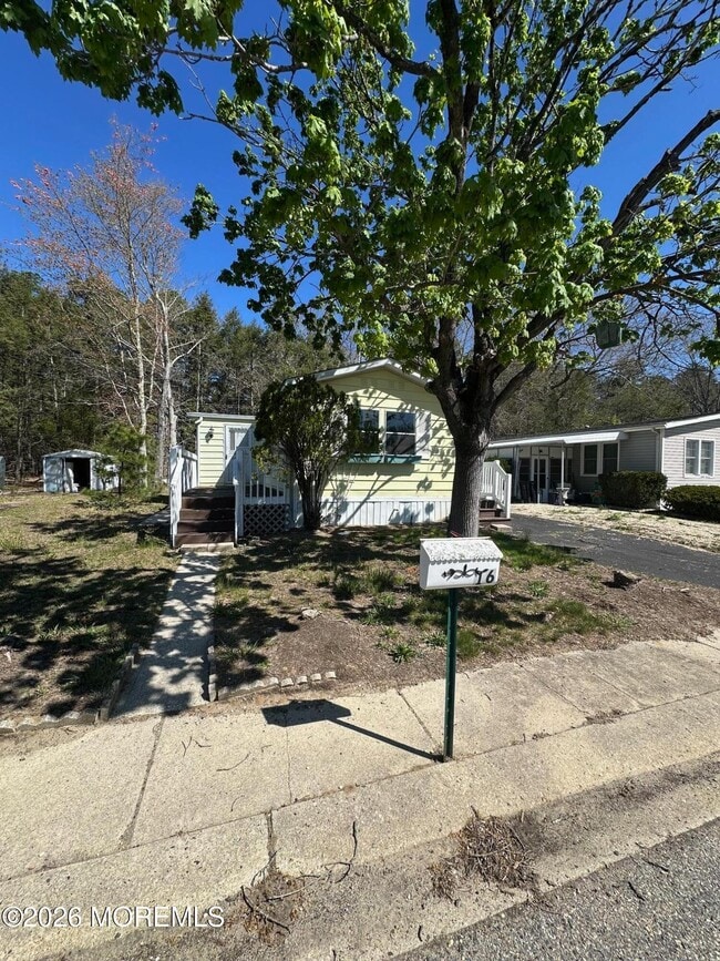 Foto del edificio - 16 Maplewood Dr