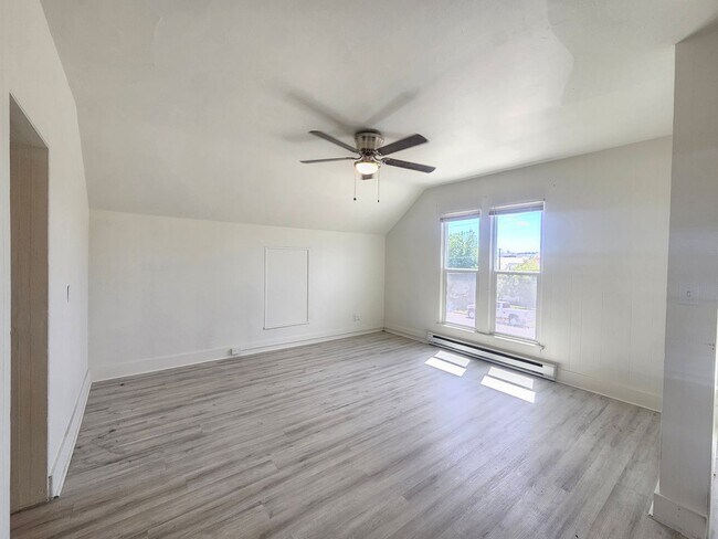 Building Photo - 1028 W Sinto Ave
