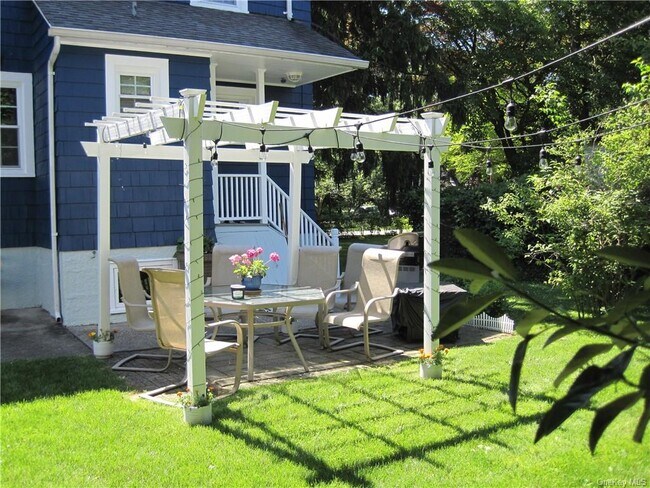 Foto del edificio - 460 Carol Pl