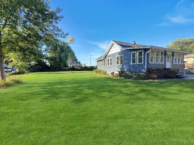 Foto del edificio - 4408 Shorehaven Ln