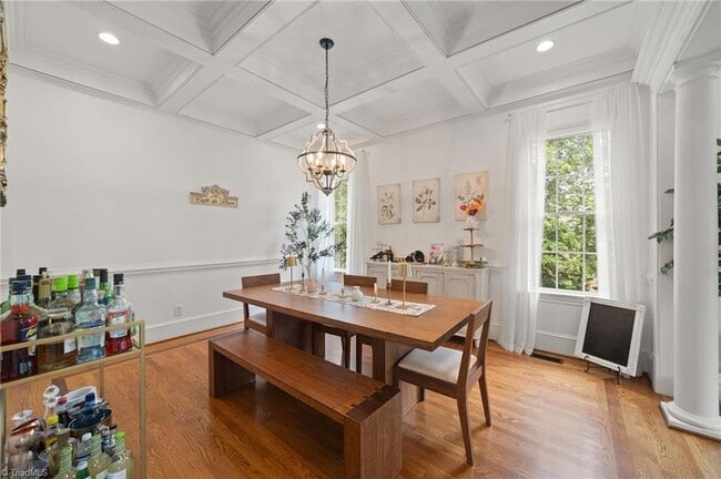 Foto del edificio - 7517 Henson Forest Dr