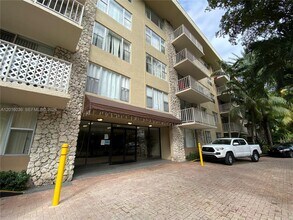Building Photo - 1805 Sans Souci Blvd