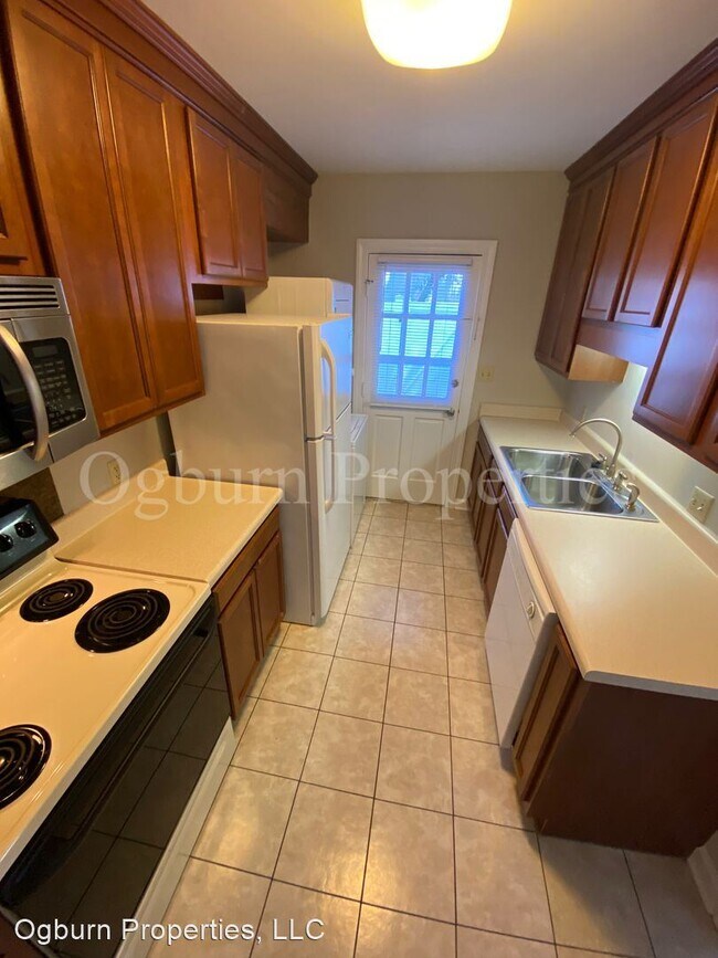 Building Photo - 2 br, 2.5 bath House - 310 Hanover Arms Court