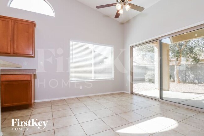 Foto del edificio - 14620 W Watson Ln