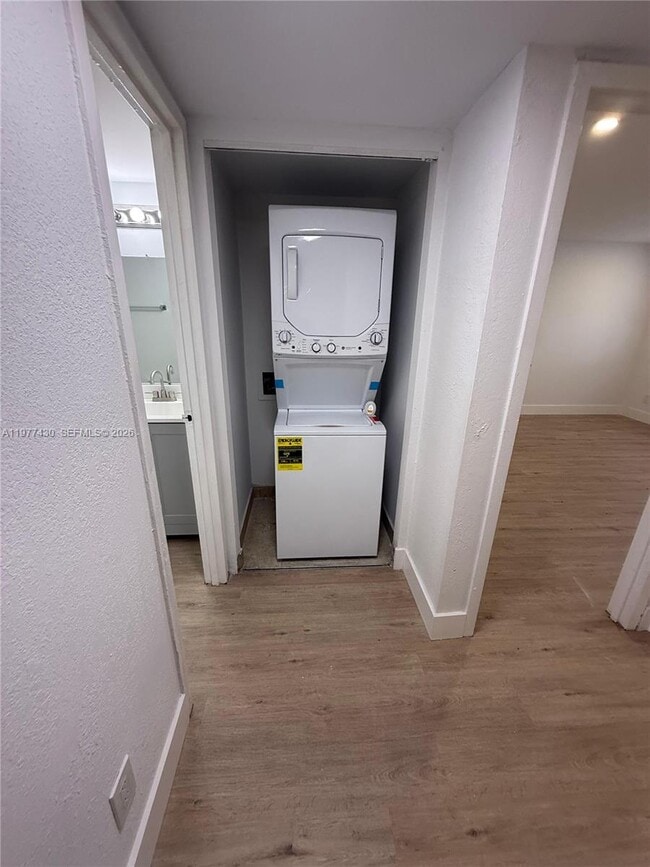 Foto del edificio - 5911 Washington St