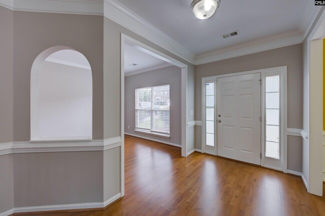 Building Photo - 116 Casterton Dr W