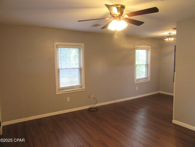 Foto del edificio - 1114 Fairland Ave