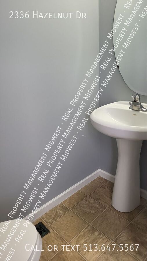 Building Photo - 2336 Hazelnut Dr