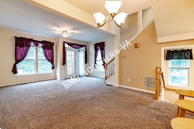 Foto del edificio - 5819 Pearson Ln
