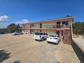 Building Photo - 31 Osage Ridge Rd