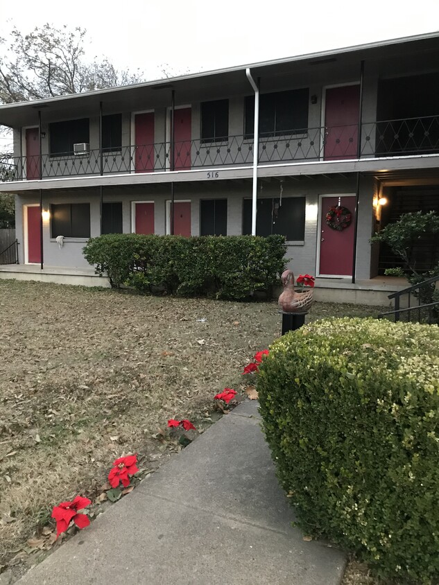 Primary Photo - 515 Flook St