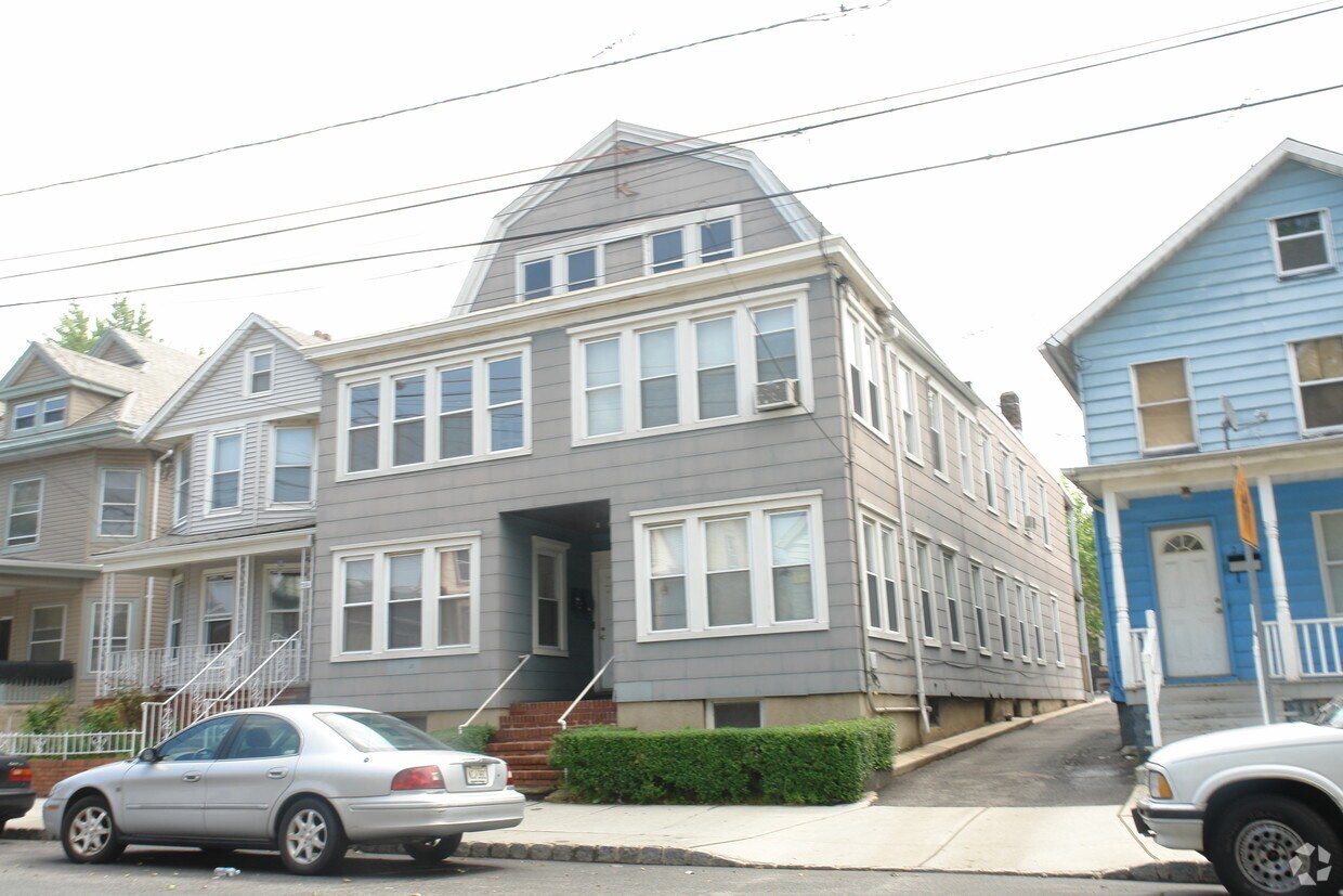 Building Photo - 222 Madison Ave